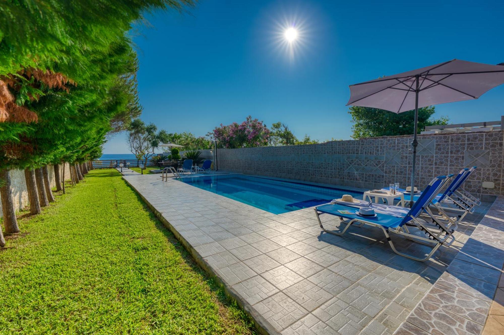 Villa Angela Ágios Matthaíos Exteriér fotografie